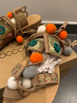 Boho Sandalen mit Schnürung | Quasten/Bommel Details | Sommerschuhe
