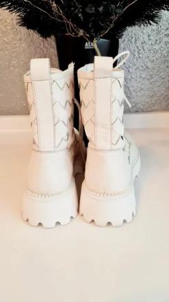 Boots cream (Frühjahr)