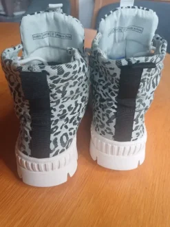 Boots/Sneaker