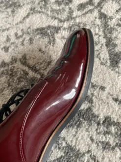 Bordeauxrote Lackschuhe Schnürer Gr. 38