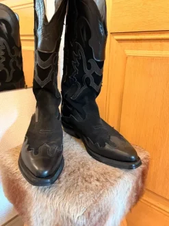 Bottes de cow-boy 🖤