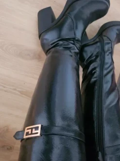 Bottes noires vernies taille 37 comme neuves