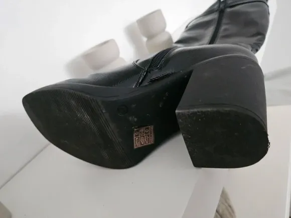 Bottes noires vernies taille 37 comme neuves