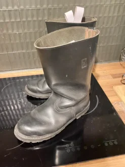 Bottes Pompiers 44. véritables en cuir