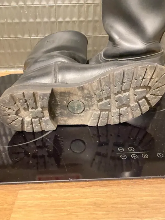 Bottes Pompiers 44. véritables en cuir