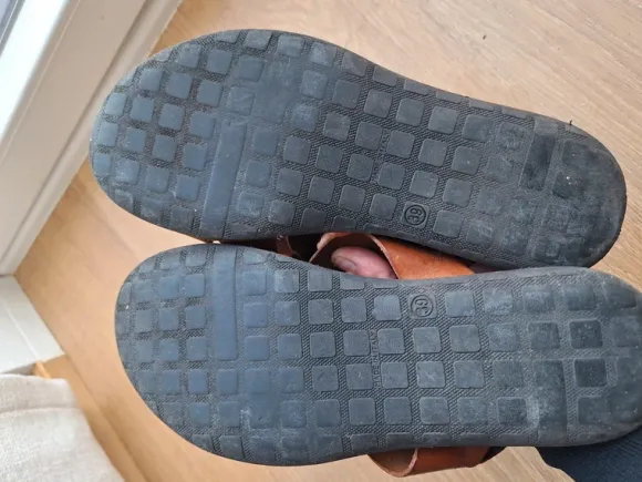 Brador sandals