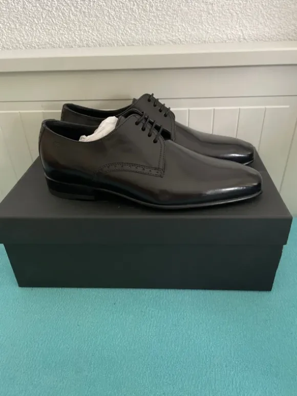 Brandneu Boss Lederschuhe