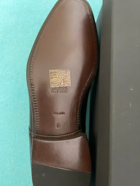 Brandneu Boss Lederschuhe