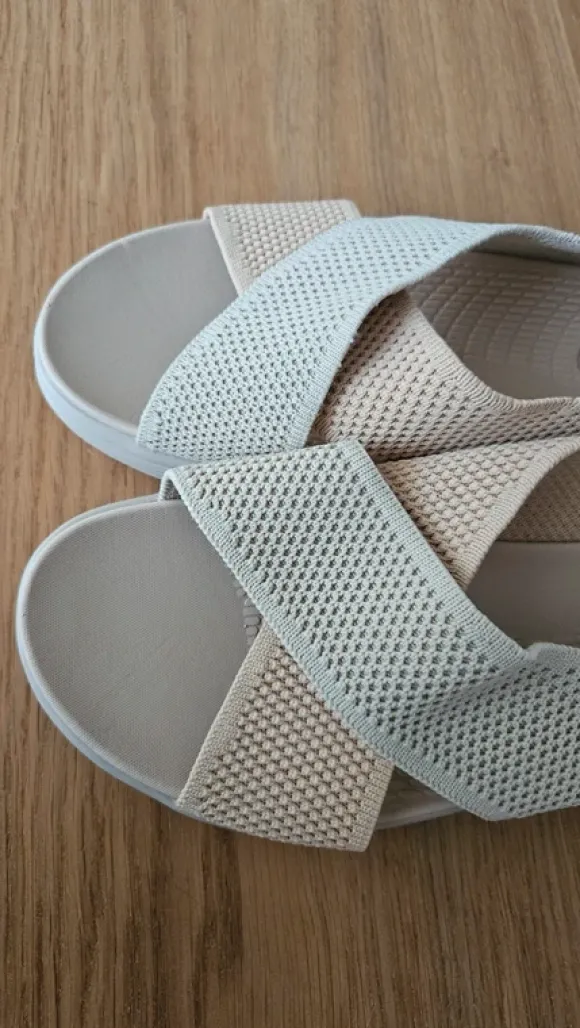 Brandneue Sandalen im Vivaia-Style