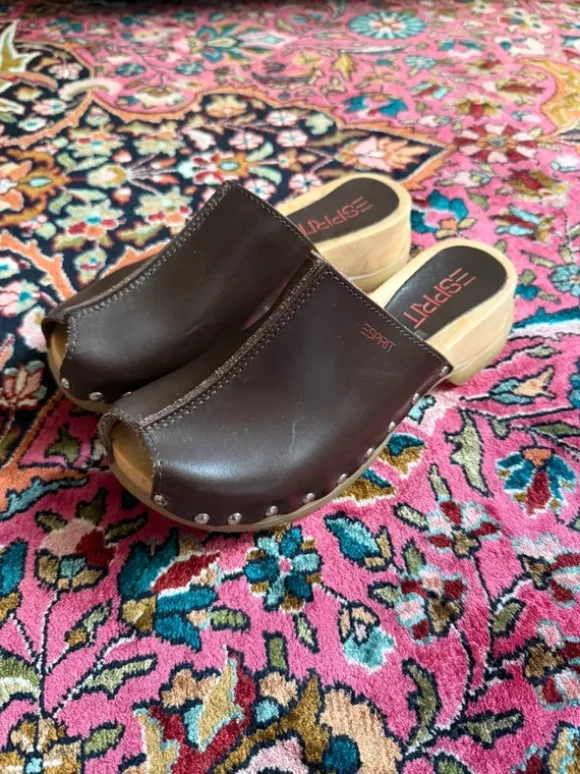 Braune Esprit Leder Clogs