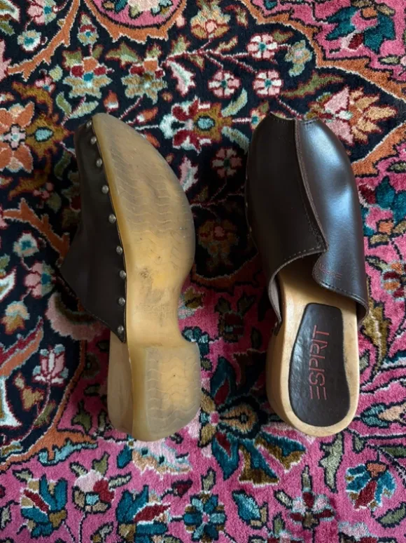 Braune Esprit Leder Clogs