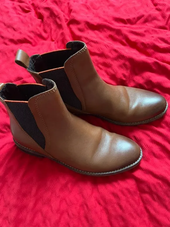 Braune Leder-Stiefeletten / Chelsea Boots von Marco Tozzi – Zeitloser Look – Gr. 38 - Top Zustand