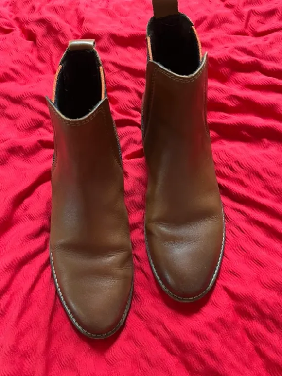 Braune Leder-Stiefeletten / Chelsea Boots von Marco Tozzi – Zeitloser Look – Gr. 38 - Top Zustand