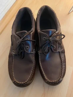 Braune Pierre Cardin Bootsschuhe