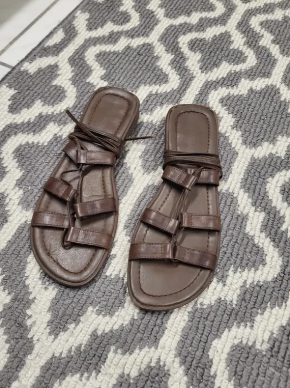 Braune Sandalen