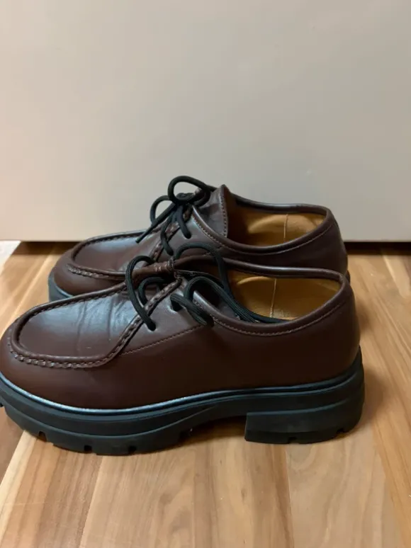 Brauner eleganter Loafer
