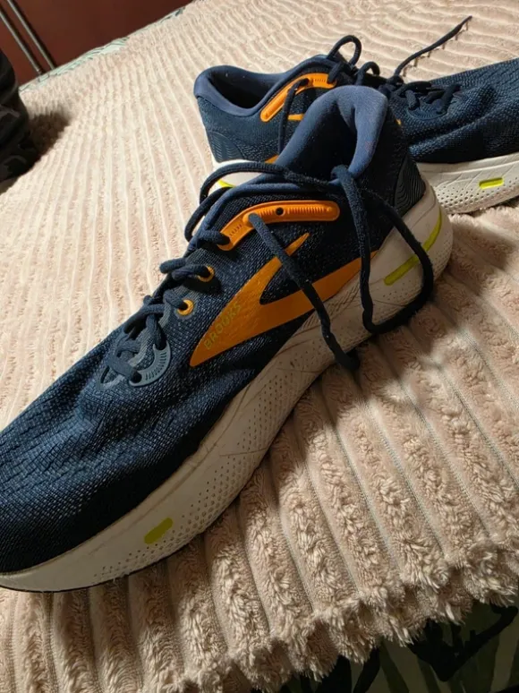Brooks Ghost Max – Maat 44 – Uitstekende Staat!