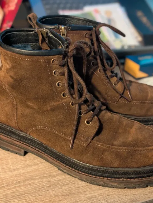 Bruine suède veterschoen maat 43