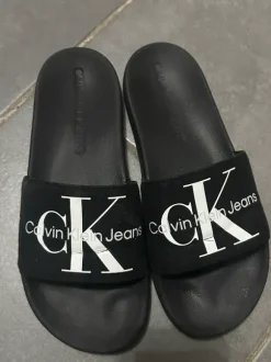 Calvin Klein Badelatschen Schlappen Slides Adiletten