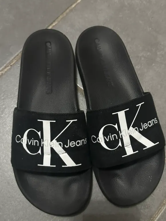Calvin Klein Badelatschen Schlappen Slides Adiletten