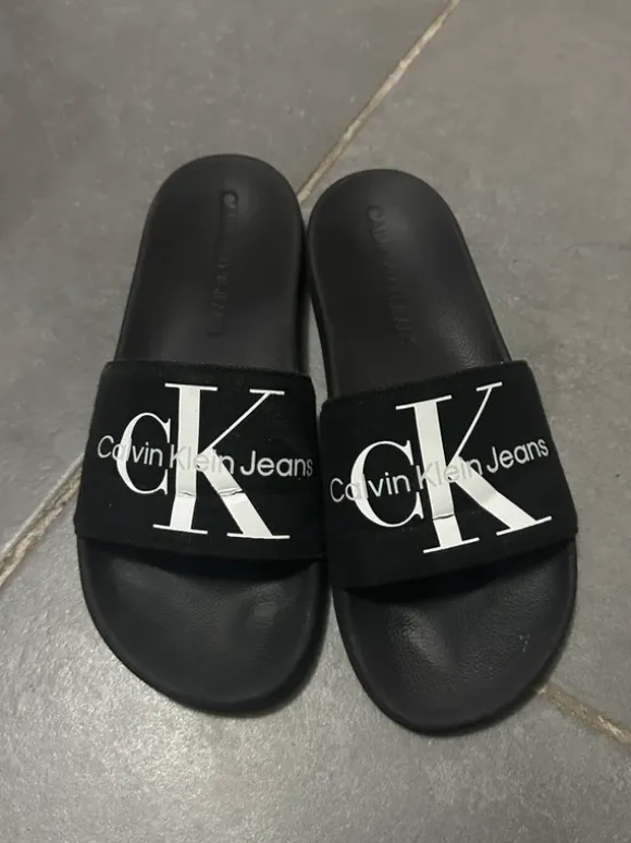 Calvin Klein Badelatschen Schlappen Slides Adiletten