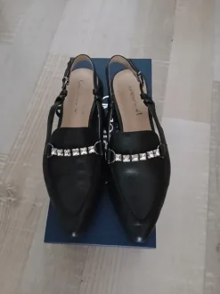 Caprice slingback