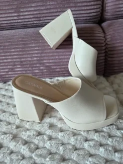 Catwalk Plateau Mules -Pantoletten beige Gr. 38