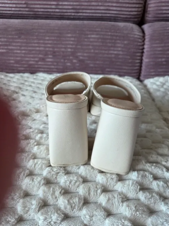 Catwalk Plateau Mules -Pantoletten beige Gr. 38