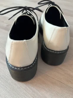 Catwalk weiße Lack Schuhe Größe 39