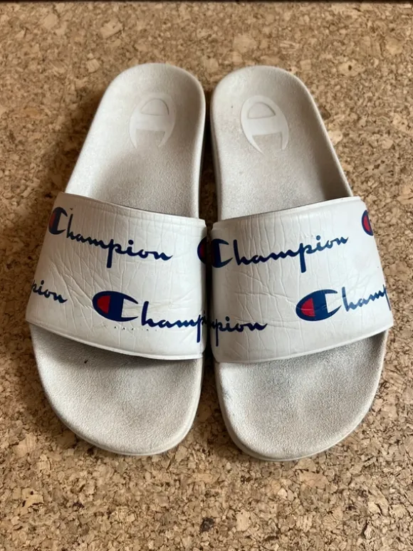 Champion Slides / Badeschlappen – Weiß mit Logo-Print – Gr. 42