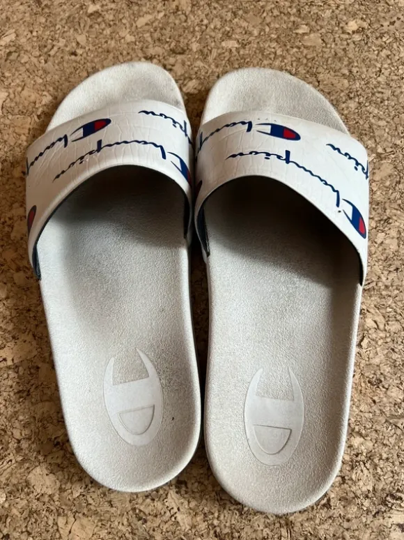 Champion Slides / Badeschlappen – Weiß mit Logo-Print – Gr. 42