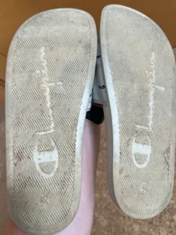 Champion Slides / Badeschlappen – Weiß mit Logo-Print – Gr. 42