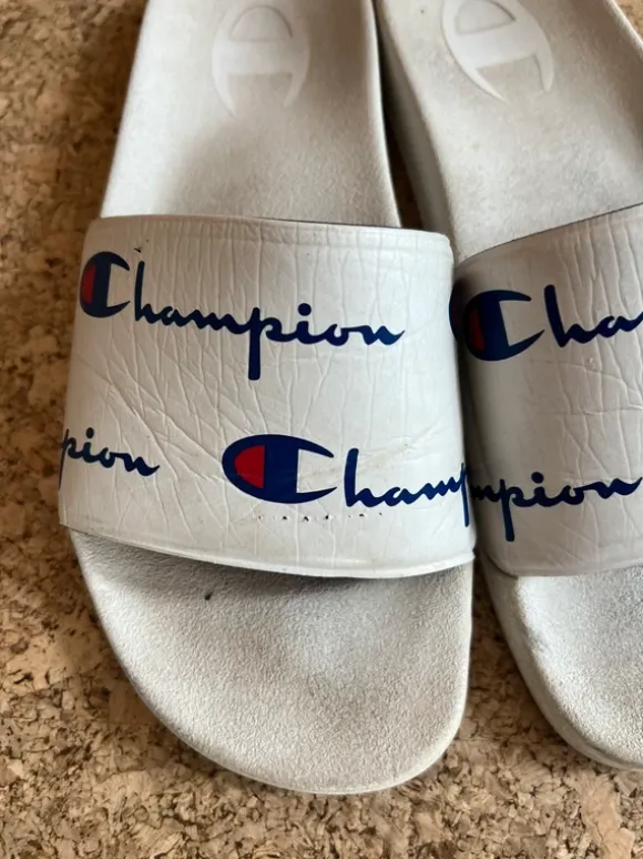 Champion Slides / Badeschlappen – Weiß mit Logo-Print – Gr. 42