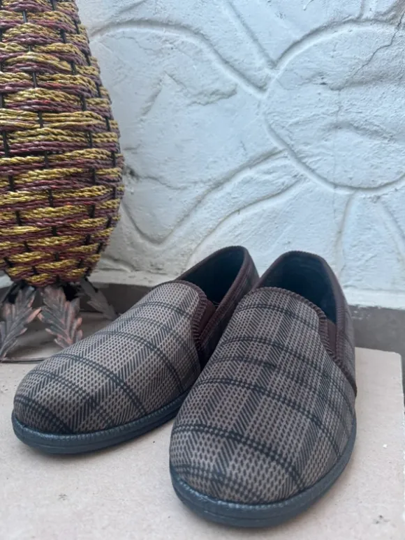 Chaussons homme confort à carreaux - Semelle rigide - Taille 44 - Neuve