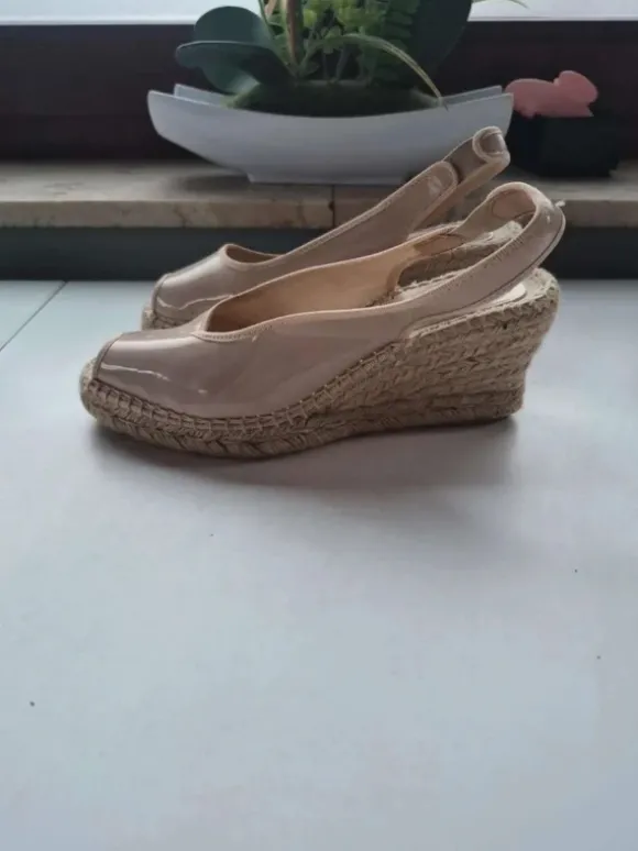 Chaussures à talon compensés taille 36