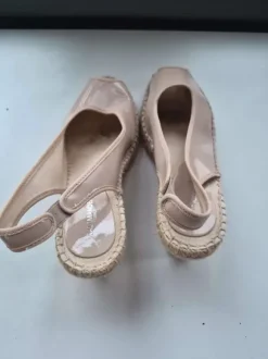 Chaussures à talon compensés taille 36