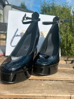 Chaussures à talons Guess