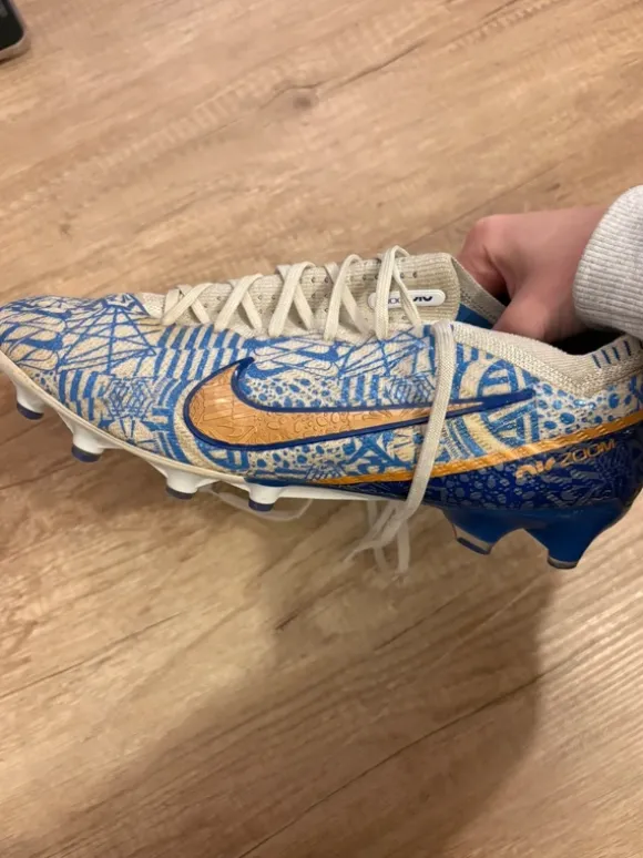 Chaussures de foot haute gamme