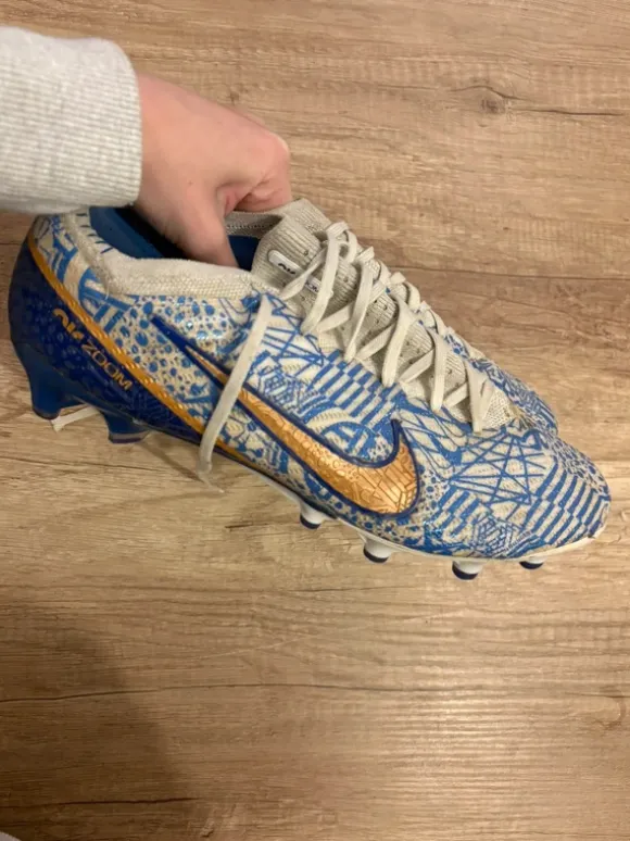 Chaussures de foot haute gamme