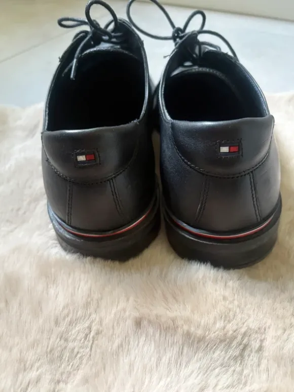 Chaussures habillées Tommy Hilfiger noires