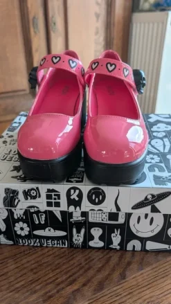 Chaussures Koi Footwear roses