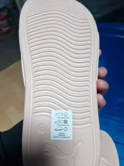 Claquettes Puma taille 38