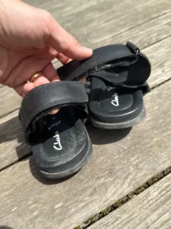 clarks leder sandalen