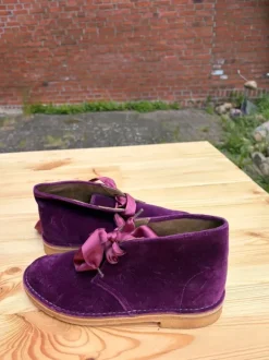 Clarks Originals lila Samt Size 7