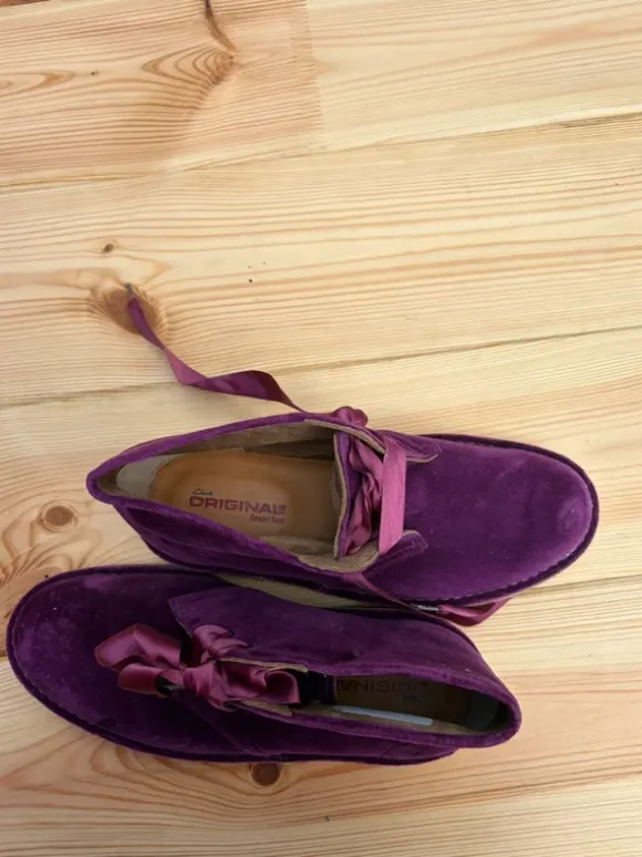 Clarks Originals lila Samt Size 7