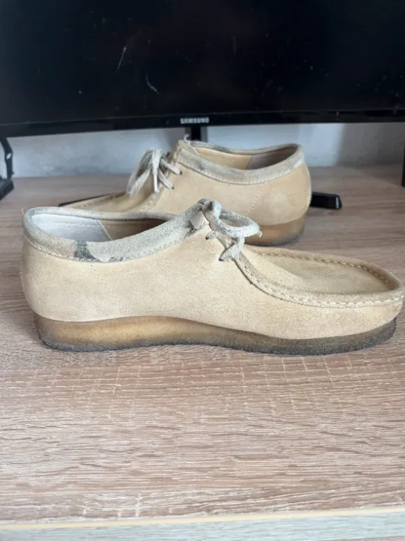 Clarks Wallabee Beige Suede