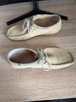 Clarks Wallabee Beige Suede