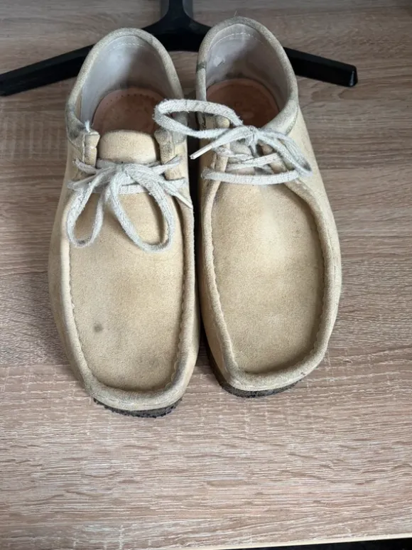 Clarks Wallabee Beige Suede
