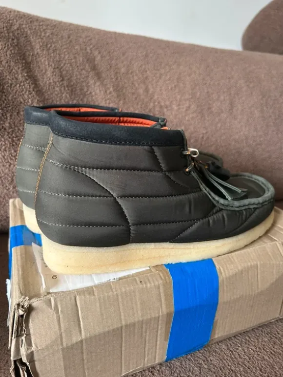 Clarks wallabees quilted army green 43