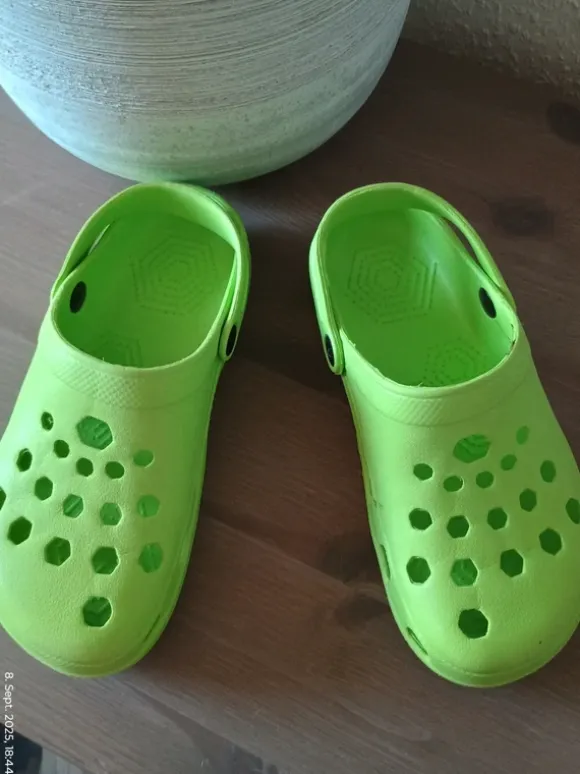 Clocs